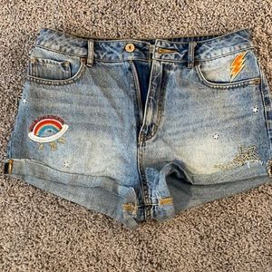 High wastes embroidered shorts